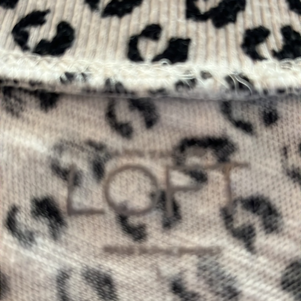 Loft sweater - Picture 2 of 5
